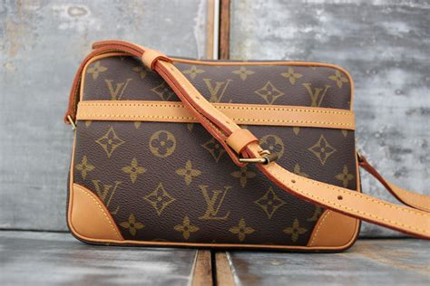 louis vuitton cross shoulder bag